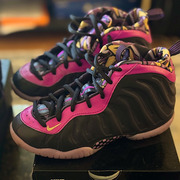 Nike Little Posite One GS in the color ‘Cave Purple’  only been worn twice… - Picture 2 of 2
